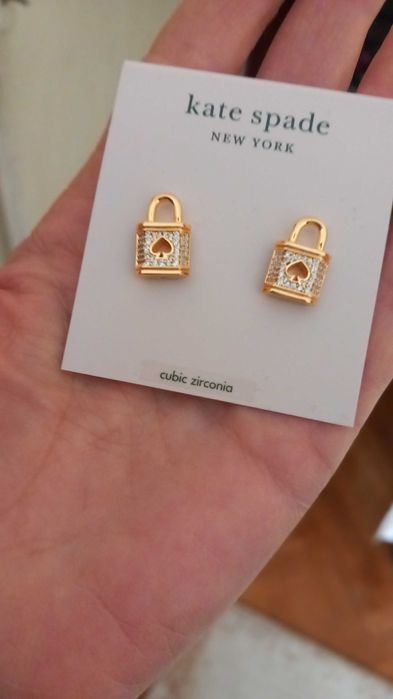 Обеци.  катинарче