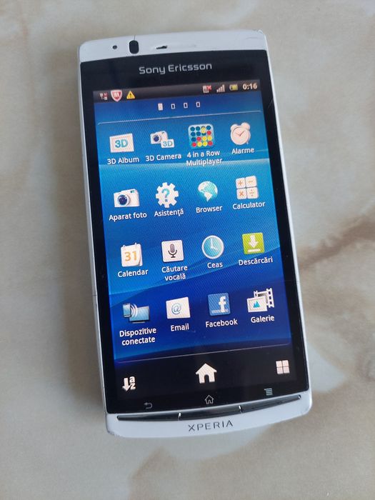 Vând Sony Ericsson Xperia Arc S (LT18i) White/Alb (codat) //poze reale