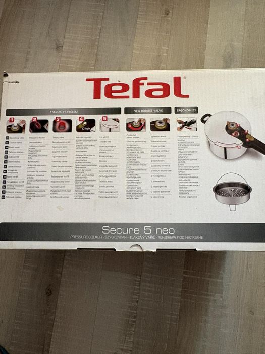Тенджера под налягане Tefal