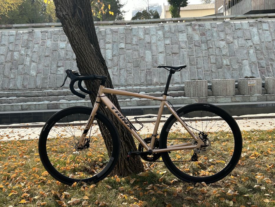 Шоссейный велосипед trinx tempo 2.0