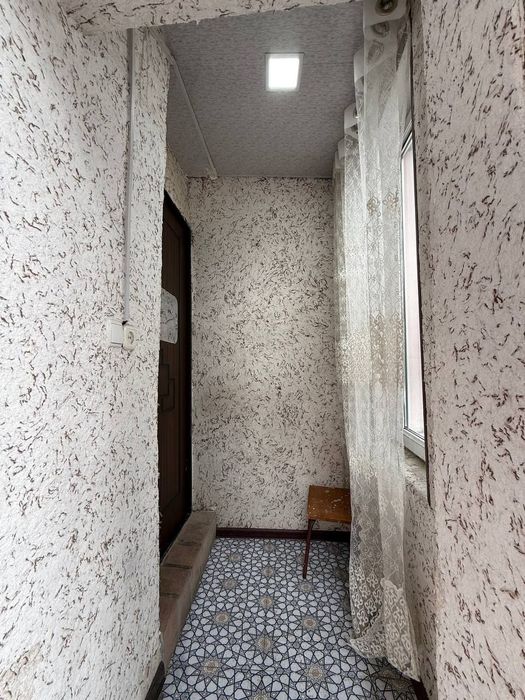 Юнусабад 19 квартал 1/1/9 27м2 бывшее общежитие 257 школа