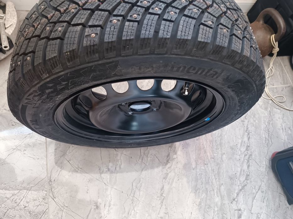 Продам зимнюю шину с диском