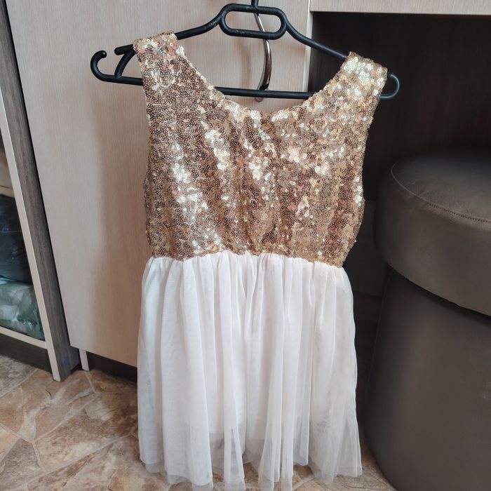 Платье нарядное на девочку