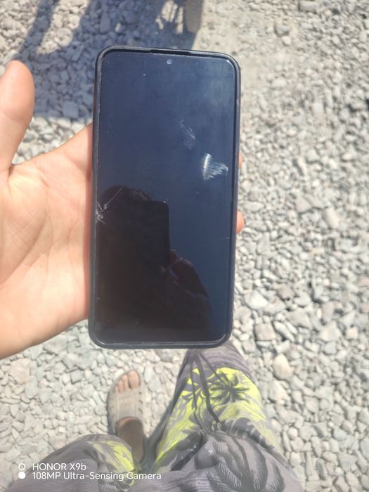 Redmi 8 xolati boladi ekran ozgina singan
