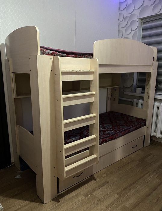 Продам 2-х ярусную кровать