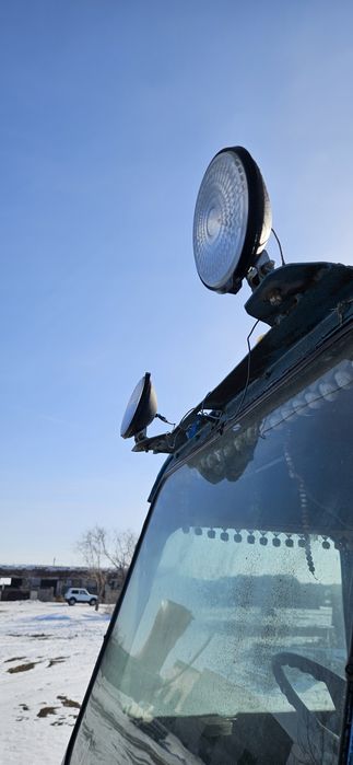 Трактор  МТЗ 80.