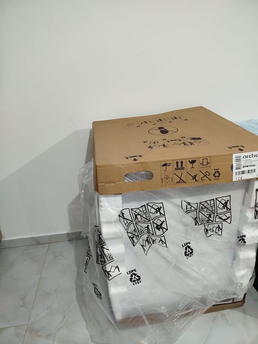 Vând mașină de spălat vase