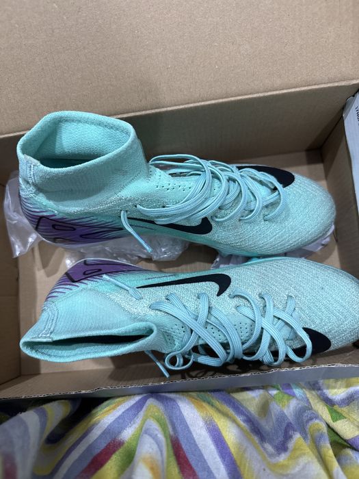 Продам бутсы в очень хорошем состоянии почти новые