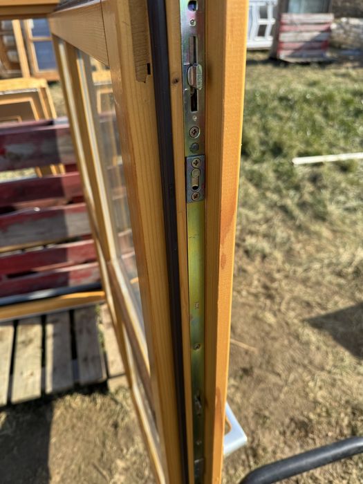 FEREASTRA LEMN TRIPAN sprosuri H 123 x L 114 Germania 6 buc