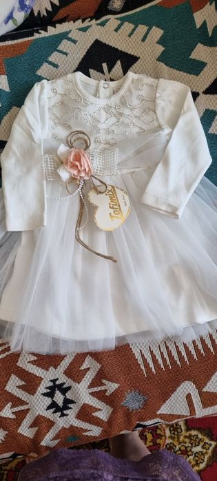 Продам детское новое платье