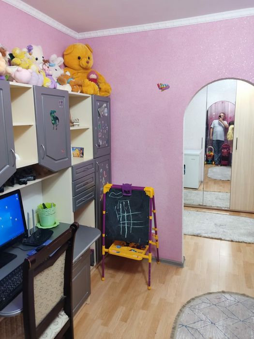 Продаётся 4 комнатная квартира