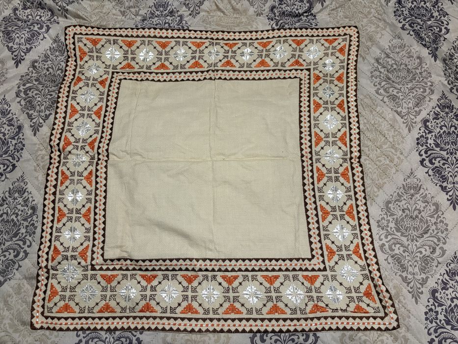 Ръчно бродирани карета