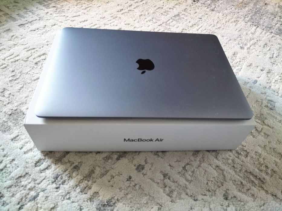 MacBook 13 в идеальном состоянии