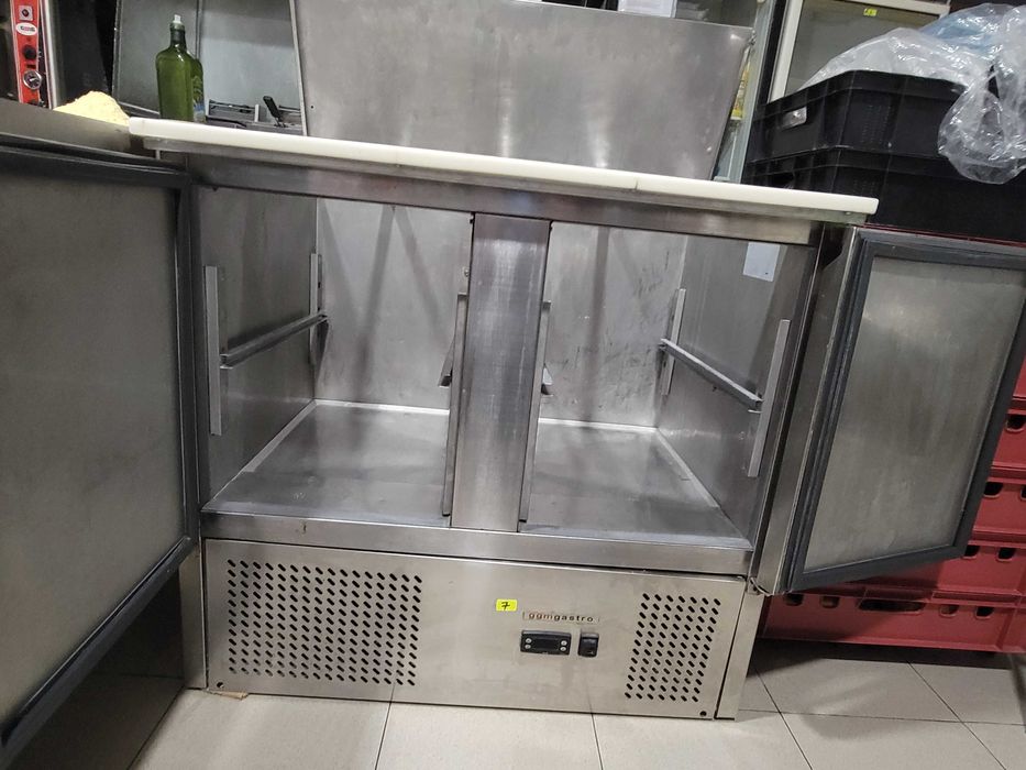 Салатен бар (витрина)