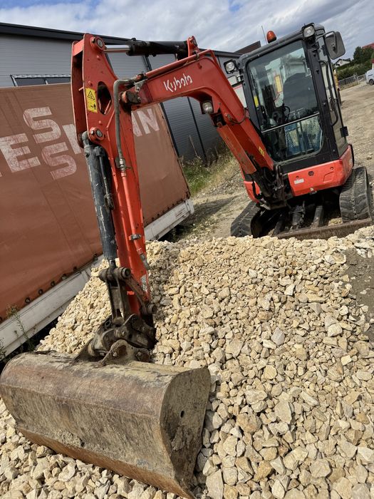 Vand sau inchiriez miniexcavator 3.9 tone si basculanta 7.5 tone