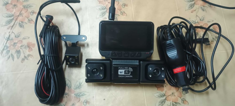 Видео регистратор DASH CAMERA WI/FI  с четири камери.