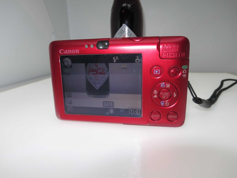 Canon Digital IXUS 100 ултра компактен фотоапарат дигитална камера НОВ