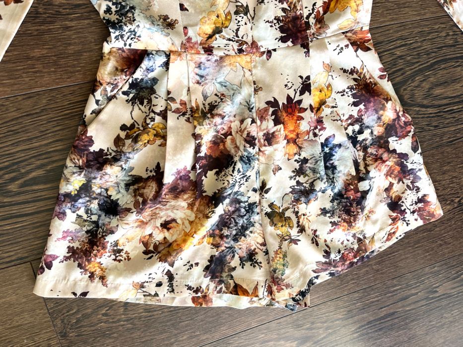 Salopeta LOVE scurta cu imprimeu frunze