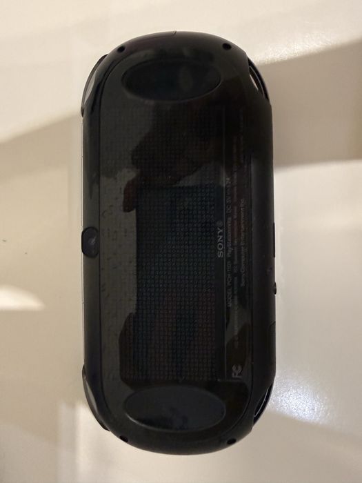 PS Vita fat + Кейс