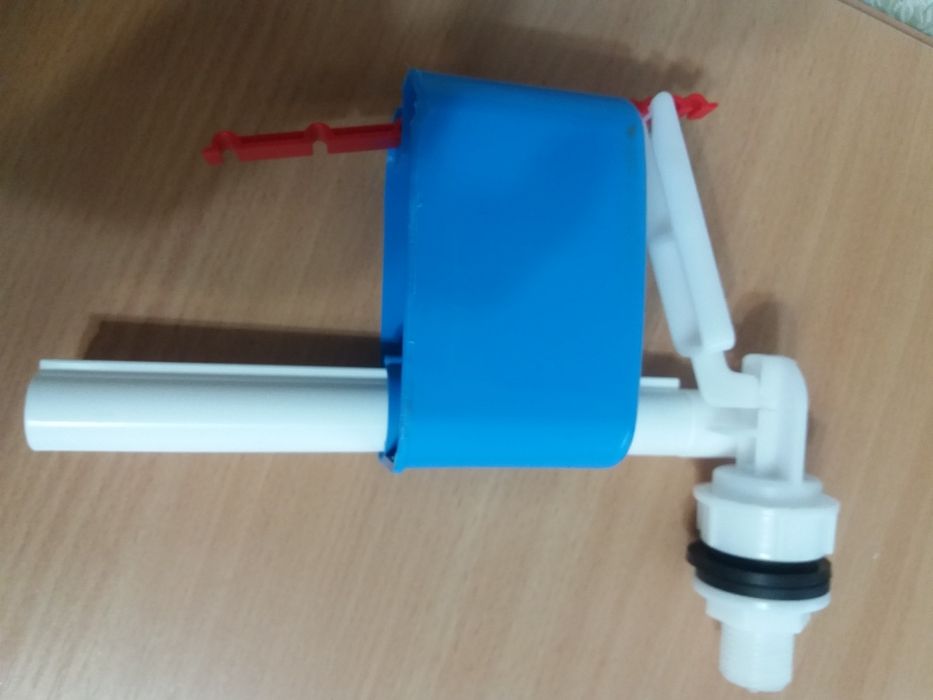 Комплектующие для бачка.