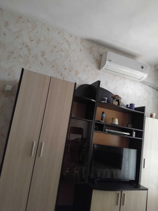 Продавам етаж плюс партер заедно АКТ 16 в супер центъра на Карнобат