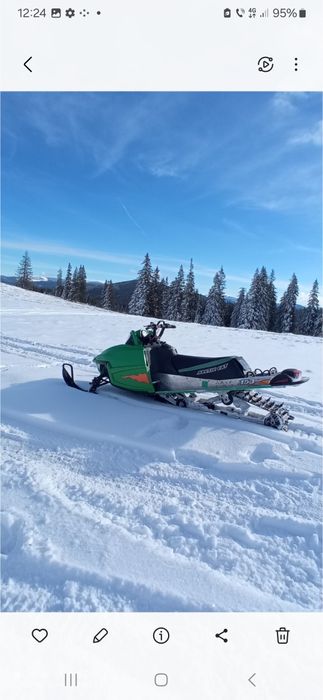 Vând snowmobil artic cat M7