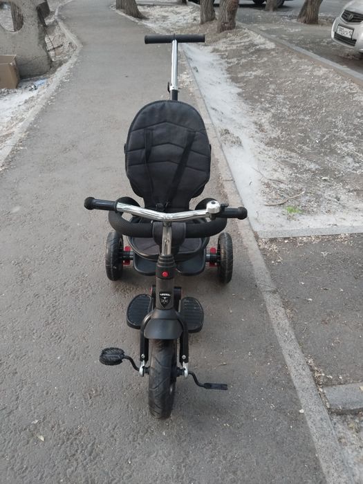 Трехколесный велосипед
