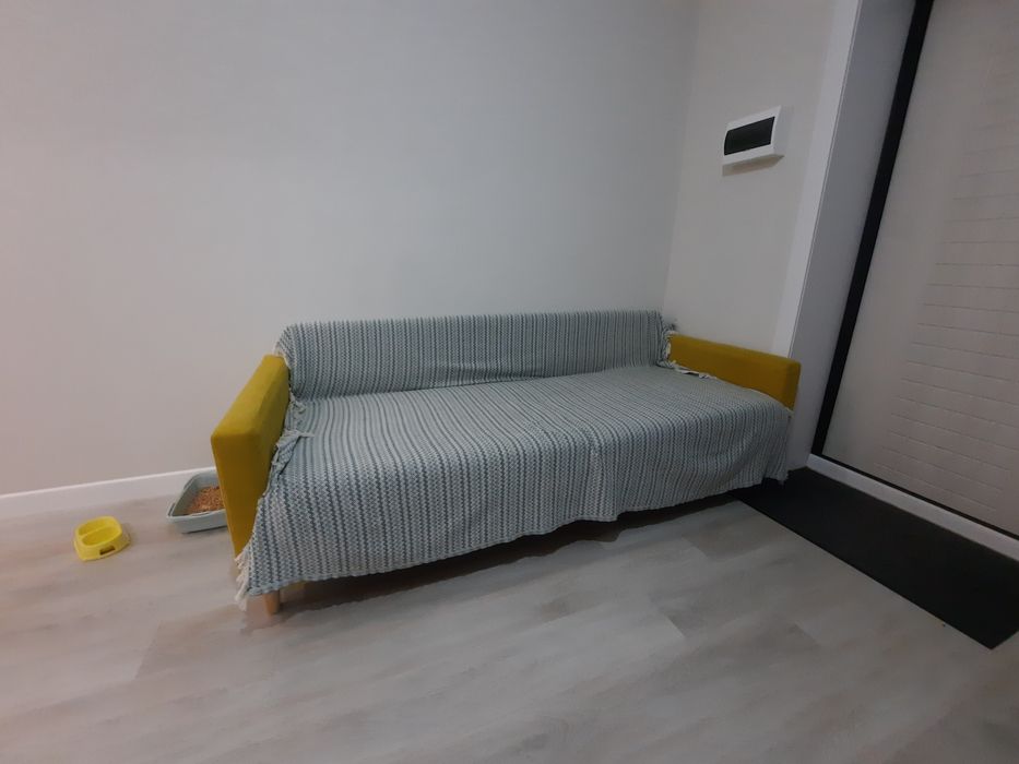 Продам шкаф,полки и диван (пылесос в подарок)