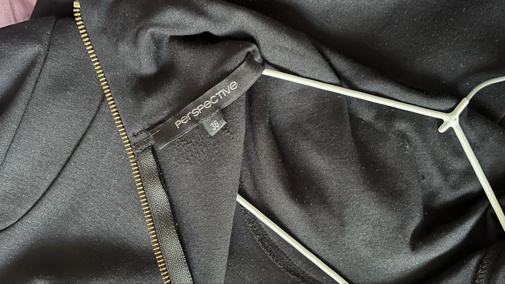 Платье ниже колен