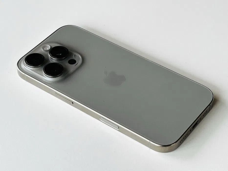 Iphone 16 Pro 128GB Natural Titanium Като нов! Гаранция 6 месеца