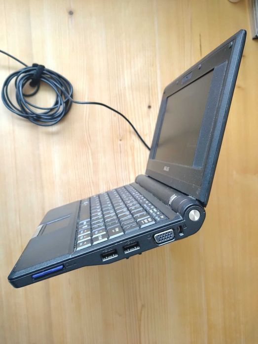 лаптоп/нетбук Asus eeePC 701 /4gb , 2gb ram