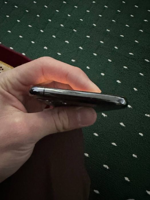 Iphon 11 pro idial sastayana