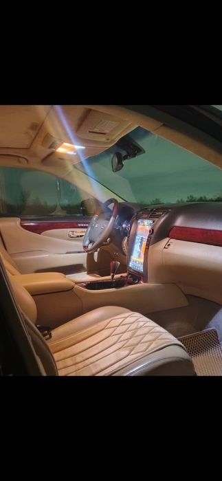 Продам Лексус лс460