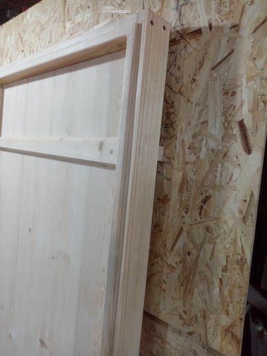 Дверь деревянная