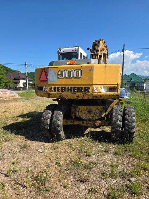 Excavator pe roti  Liebherr A900 Litronic 16T