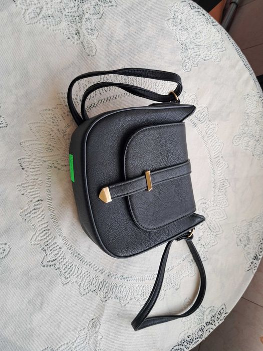 Кожено яке и дамски чанти