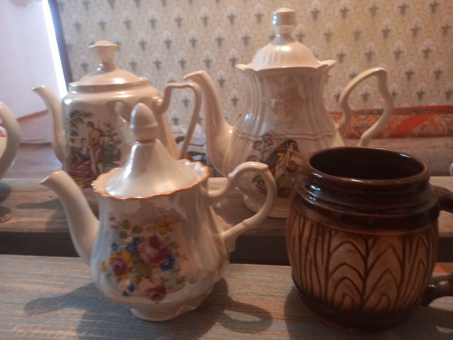 Продам посуду, чайники,