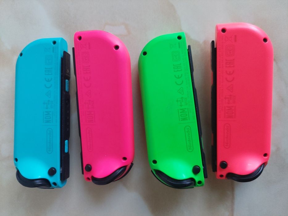 Vând două perechi de Joy-Con uri pentru Nintendo Switch //poze reale
