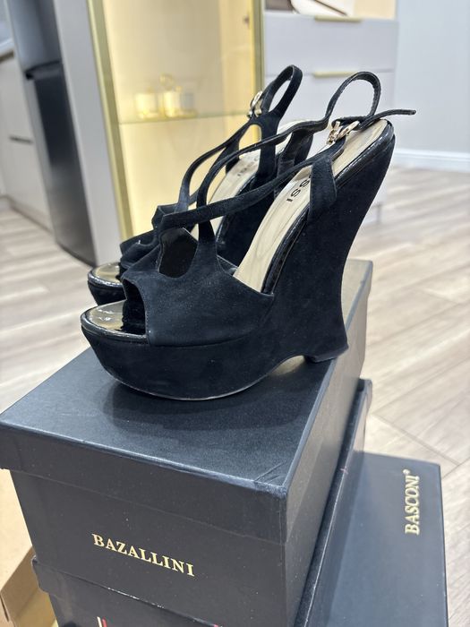 Продам босоножки