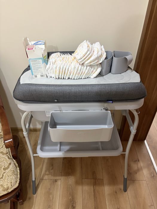 Cadita cu masa de infasat Chicco, 2 in 1, pliabila