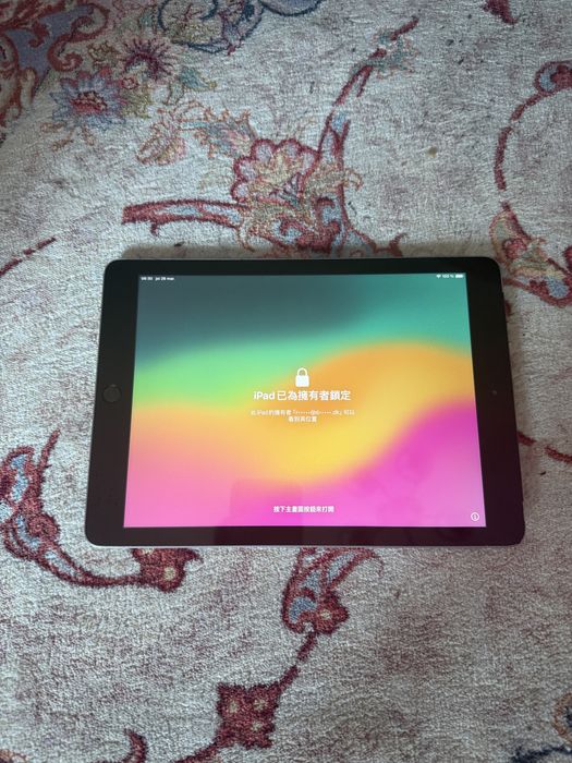 Apple ipad gen 6th - model A1954-complet pentru piese ,display perfect