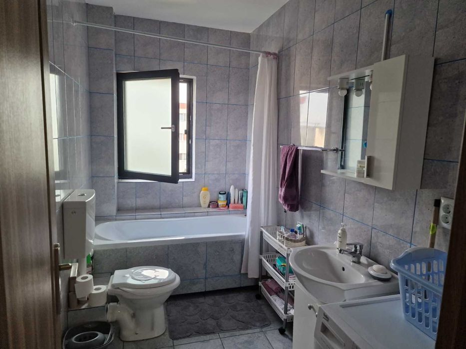 Chirie ap. 2 camere str. Bistriței