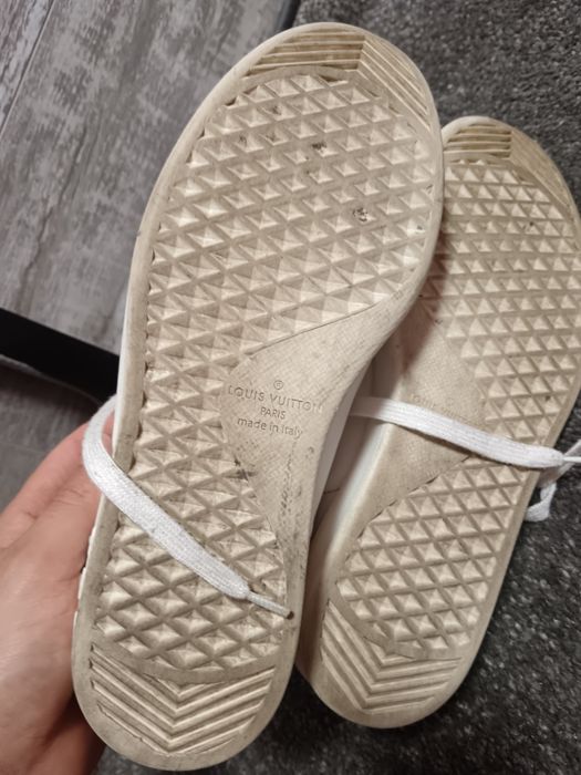 Оригинални кецове Louis Vuitton, размер 40 (UK 6½).