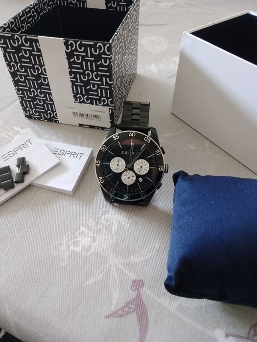 Часовник Esprit 110лв. и Pierre Cardin 80лв.