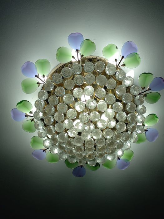 Продам люстры недорого