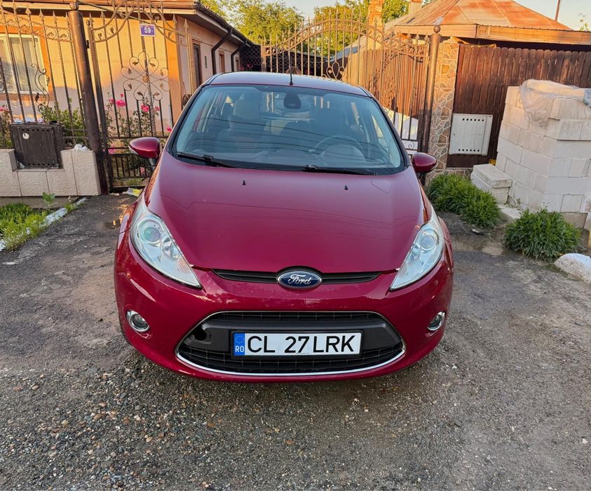 Vand Ford Fiesta 1.2l benzina defect