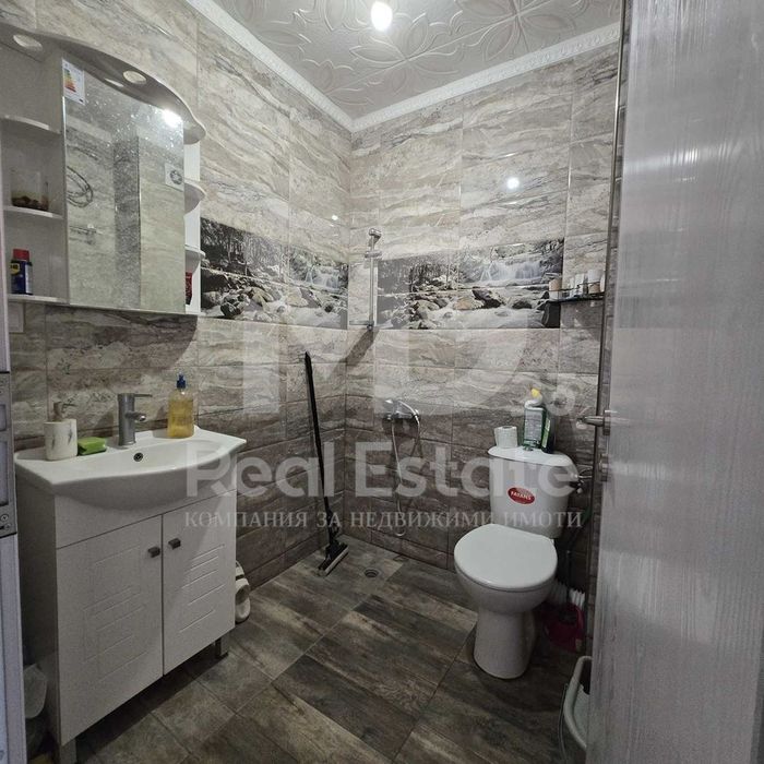 Продава се Тристаен апартамент в Пловдив, Тракия - 109 кв.м за 1926 €/кв.м - Снимка #9