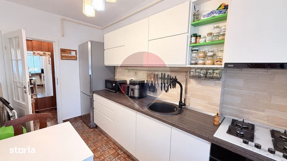 Apartament 3 camere de vânzare Bucătărie separată Militari Residence
