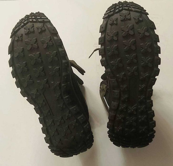 Стилни противоплъзгъщи обувки 44