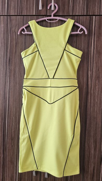 Бутикова елегантна рокля.